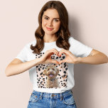 Camiseta Rosa Pastel Personalizado com Foto e Nome do Cão<br><div class="desc">Mostre seu amor pelo seu amigo peludo com nossa Foto Personalizada de Cachorro Rosa Pink, T-Shirt! Esta camiseta básica de manga curta feminina apresenta um fundo cor-de-rosa pastel macio, personalizado com uma foto do seu querido cão e do seu nome. Perfeito para visto casual, esta camiseta combina conforto e estilo,...</div>