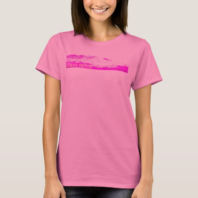 Camiseta Rosa sul do montículo na Capa longa cor-de-rosa (Frente)