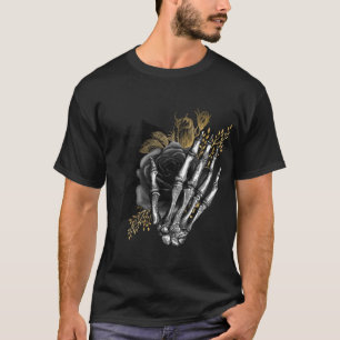 Camiseta Rosas pretas com mão esquelética em gótica negra