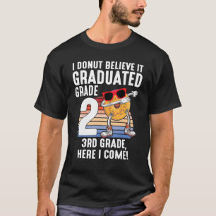Camiseta Rosquinha Eu Acredito Que Ele Graduou segundo Grad