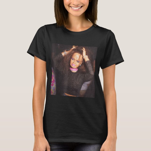 Camiseta Rosto de Boneca Engraçado Meme de Festa Nojento (Frente)