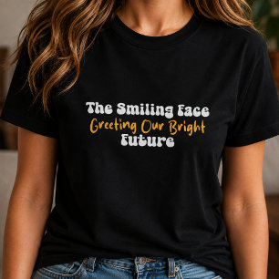 Camiseta Rosto Sorridente Saudando a Nossa Escola de Futuro