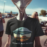 Camiseta Roswell OFO - Navio Espacial Novo México<br><div class="desc">Este design pode ser personalizado escolhendo a opção Editar Design. Você também pode transferir para outros itens. Entre em contato comigo em colorflowcreations@gmail.com ou use a opção de bate-papo no topo da página se você quiser ter este design em outro produto ou precisar de assistência com este design. Veja mais...</div>
