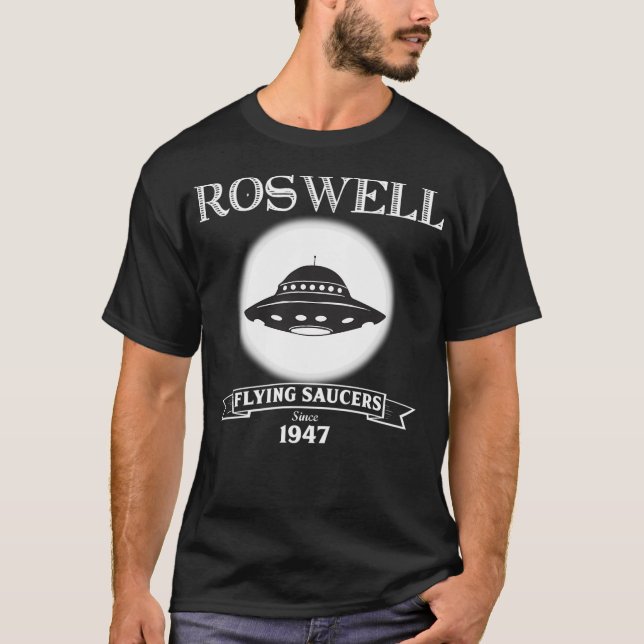 Camiseta Roswell - Sauceres Voadores Desde 1947 (Frente)