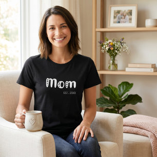 Camiseta Roteiro Branco Mãe Estabelecida Corações Fofos