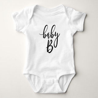 Camiseta Roteiro escrito à mão preto do bebê B