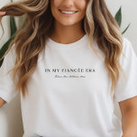 Camiseta Roteiro Moderno Personalizado Noiva Era Engajada<br><div class="desc">Entre na sua era engajada com esta camisa de noiva com roteiro moderno personalizado que captura a emoção deste capítulo inesquecível. Quer você esteja planejando festas, escolhendo cores ou apenas aproveitando o momento, esta camiseta tri-blend macia é perfeita para absorver tudo com facilidade e confiança. Uma escolha atenciosa para fotos...</div>