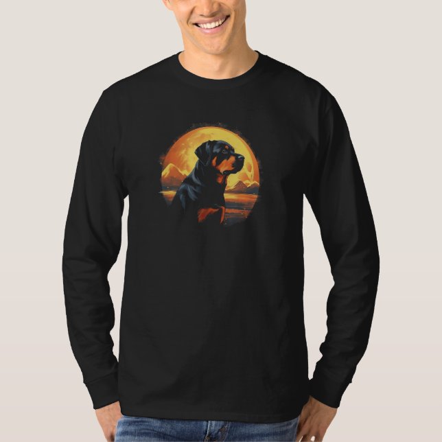 Camiseta Rottweiler With Full Moon in Background - Dog Love (Frente)