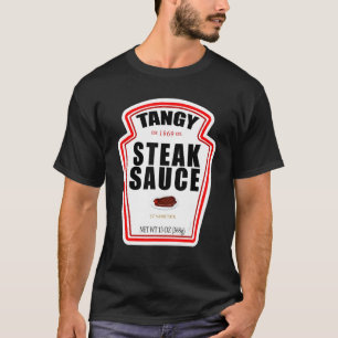 Camiseta Rótulo da garrafa de molho de bife durante a roupa