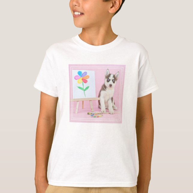 Camiseta Rouco Puppy Pintando uma Flor Arco-Íris (Frente)