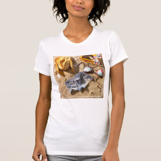 Camiseta Roupa deixada atrás na praia