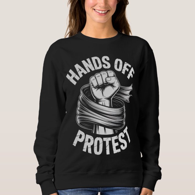 Camiseta Roupas com Declaração de Protesto Mãos Fora (Frente)