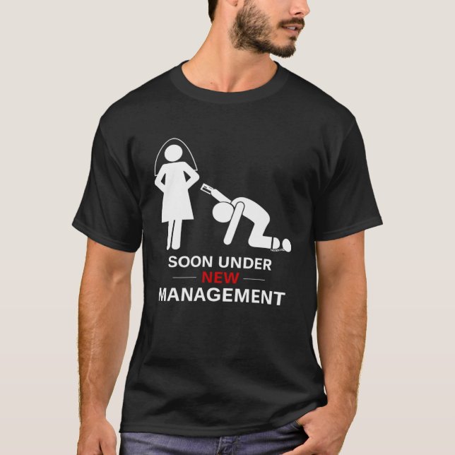 Camiseta Roupas de Baixo Masculinas Sob Nova Administração  (Frente)