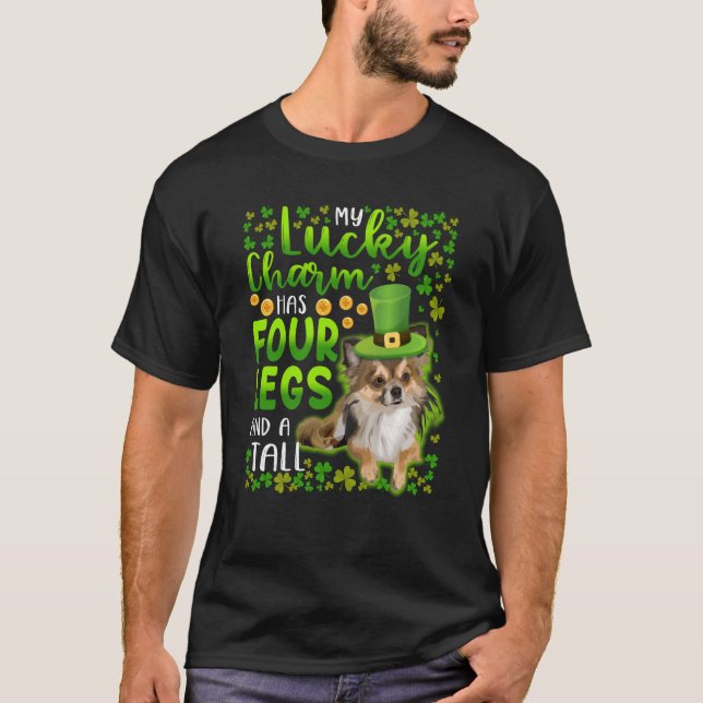Camiseta Rua Charm De Chapéu Verde De Longa Altura Tan Chih (Frente)