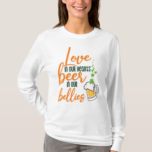 Camiseta Rua de Amar e Cerveja. Diversão do Dia de Patrick- (Frente)