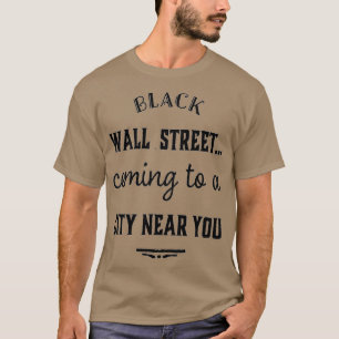CAMISETA RUA DE PAREDE NEGRA VINDO A UMA CIDADE PERTO DO PR