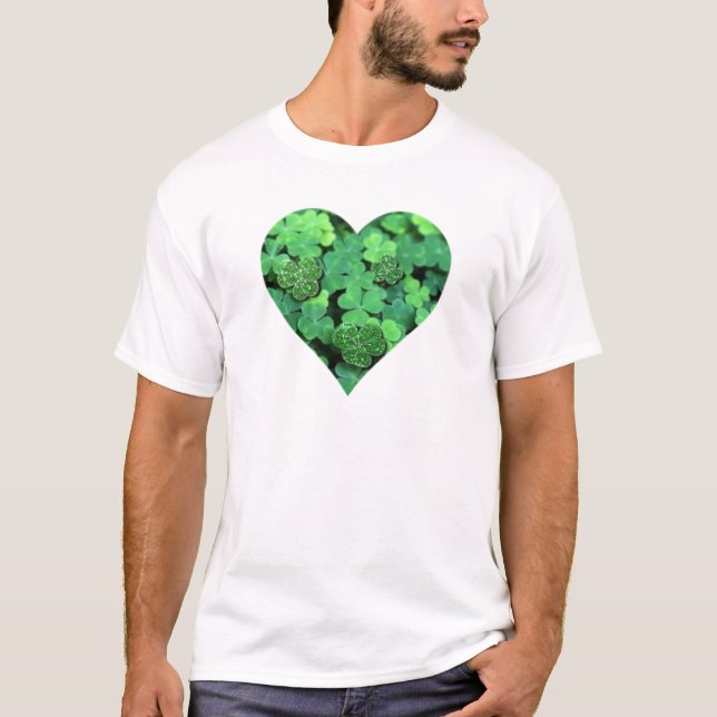 Camiseta Rua. Dia das Patetas, shamrock verde, corações irl (Frente)