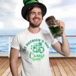 Camiseta Rua. Dia Patricks Ano Verde do Cruzeiro<br><div class="desc">Este design pode ser personalizado na área fornecida pela alteração da foto e/ou do texto. Ou pode ser personalizado clicando em Personalizar este Modelo e, em seguida, escolhendo o clique para personalizar mais a opção e excluir ou alterar a cor do plano de fundo, adicionar texto, alterar a cor ou...</div>