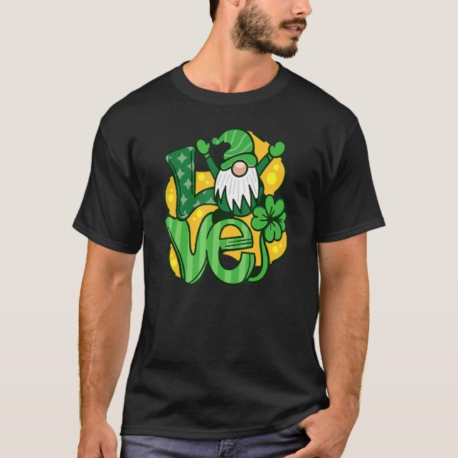 Camiseta Rua Engraçado Patrick S Day 2022 Gnome Love (Frente)