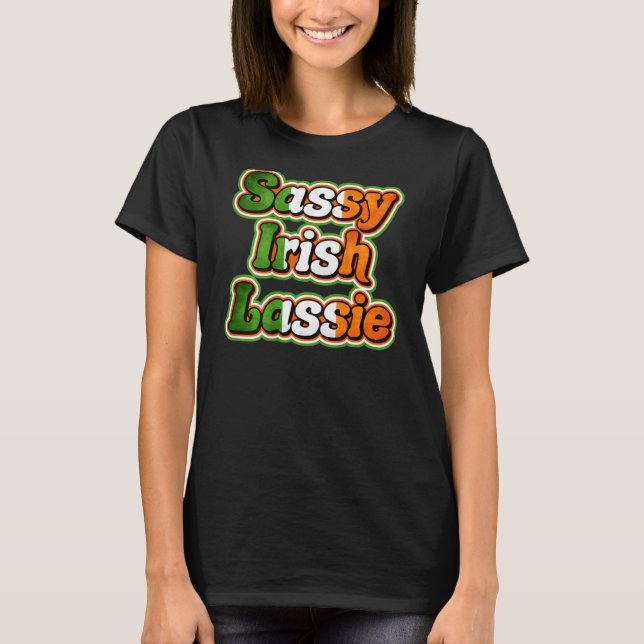 Camiseta Rua Patrick S Day Sassy Irish Lassie Flag (Frente)