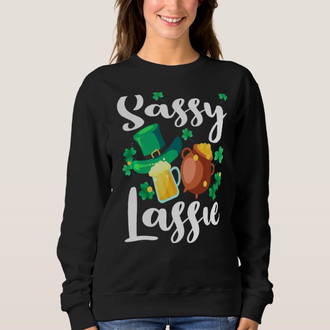 Camiseta Rua Sassy Lassie. Dia de Patrick Engraçado 3 (Frente)