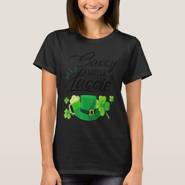 Camiseta Rua Sassy Little Lassie. Dia 4 de Patrick (Frente)