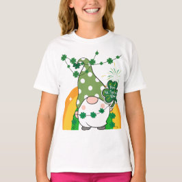 Camiseta Ruas bonitas. Gnomo do Dia de Patrick com Shamrock