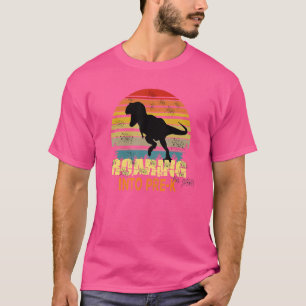 Camiseta Rugindo no Pré K Dinossauro Volta às Aulas Primeir