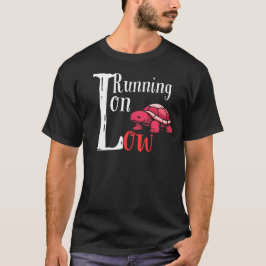 Camiseta Running on Low Turtle Illustration – Calm Energy 