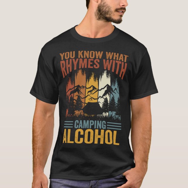 Camiseta Sabe O Que Rita Com O Álcool De Acampamento 3 (Frente)