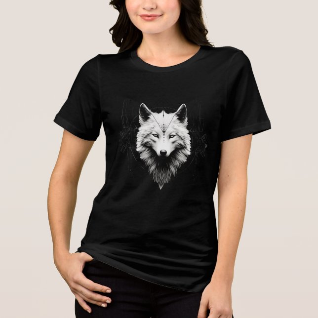 Camiseta Sacred White Wolf – Geometric Spirit Design (Frente)