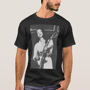 Camiseta Sade tocando guitarra Sticker.png