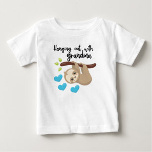 Camiseta Saindo com a avó onsie