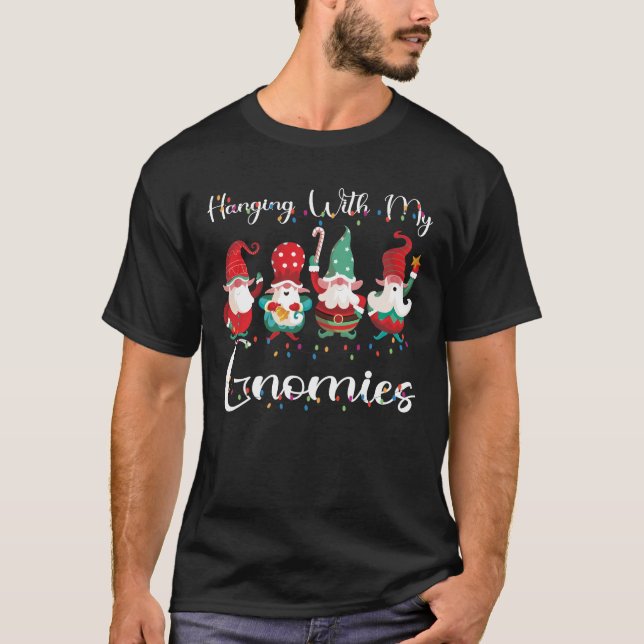 Camiseta Saindo Com Meus Gnomos (Frente)