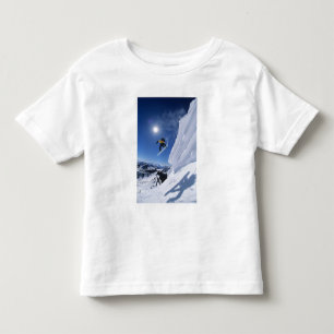 Camiseta Saltando para o Canyon Snake Creek a partir de Cla
