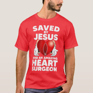 Camiseta Salva por Jesus e um Surgião Incrível se Encontra
