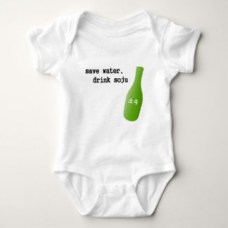 Camiseta Salvar a água, bebida Soju!
