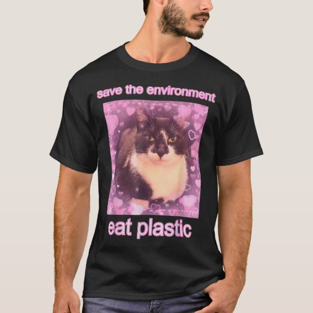 Camiseta Salvar Meio Ambiente Comer Plástico Gato Meme (Frente)