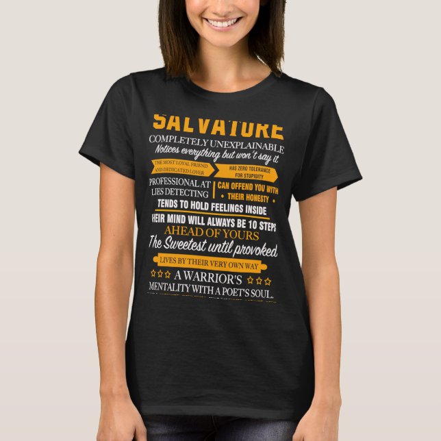 Camiseta SALVATORE - crisma familiar completamente inexplic (Frente)