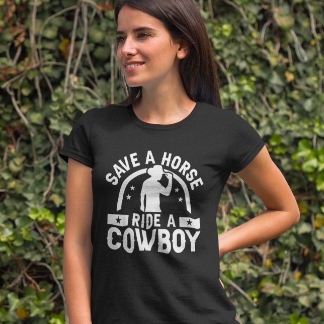 Camiseta Salve Um Cavalo Andando Um Cowboy (Criador carregado)