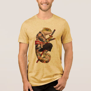 Camiseta Samurai Camaleão – Guerreiro Tatuado com Katana