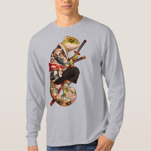 Camiseta Samurai Camaleão – Guerreiro Tatuado com Katana