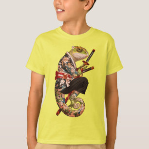 Camiseta Samurai Camaleão – Guerreiro Tatuado com Katana