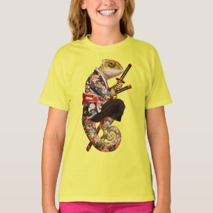 Camiseta Samurai Camaleão – Guerreiro Tatuado com Katana