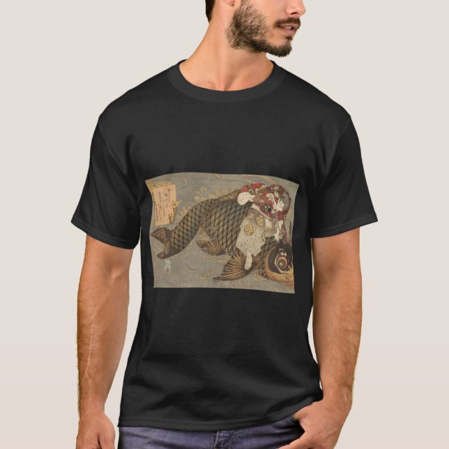 Camiseta Samurai jogando uma carpa de monstro com espada (Frente)