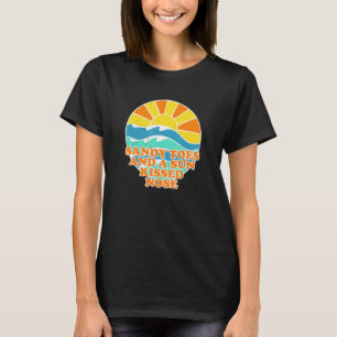 Camiseta Sandy Toes Sun Kissed Nose Beach Bum Summer