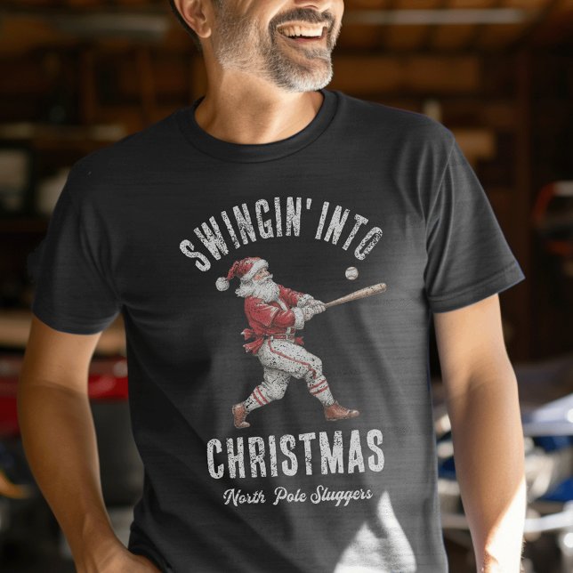 Camiseta Santa Baseball “Swingin’ Into Christmas” Holiday (Criador carregado)