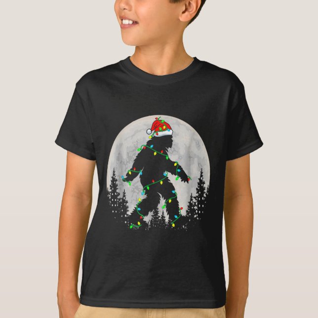 Camiseta Santa Bigfoot Christmas Tree Xmas Lights Funny Sas (Frente)