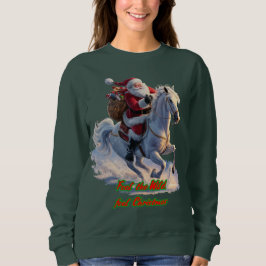 Camiseta Santa is riding a Horse on Christmas on a Green
