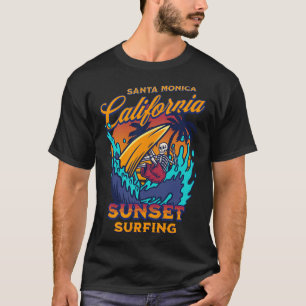 Camiseta Santa Mônica Califórnia Surfando Esqueleto Pôr do
